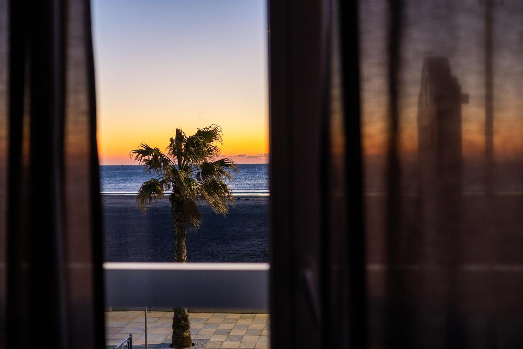 Logis Hotel & Restaurant Mediterranee Port-la-Nouvelle Esterno foto